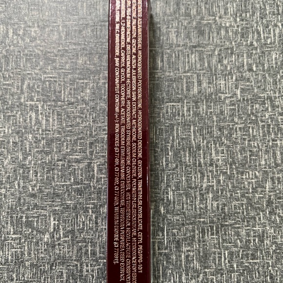 Charlotte Tilbury Magic Away Liquid Concealer #14 - Picture 9 of 11